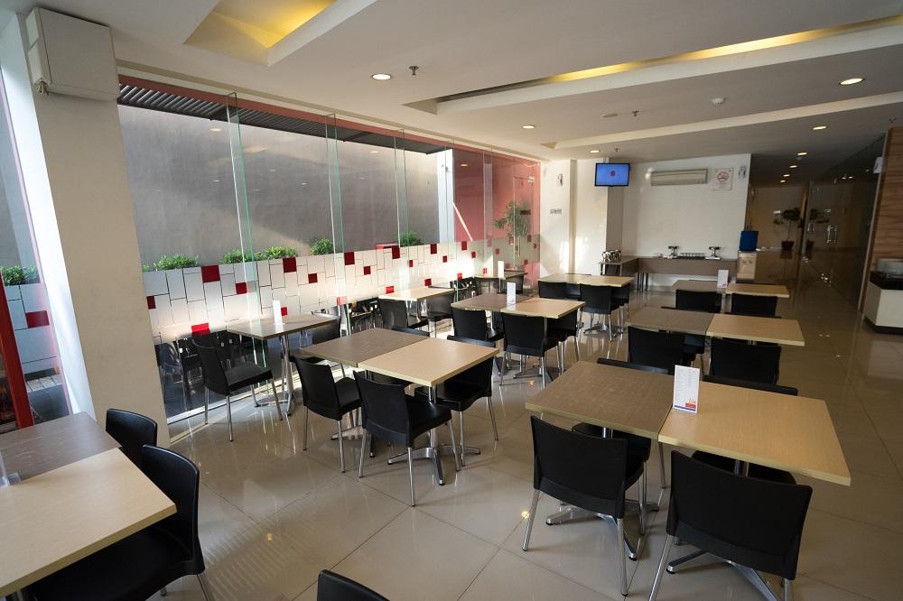 Amaris Hotel Pancoran Джакарта Екстериор снимка