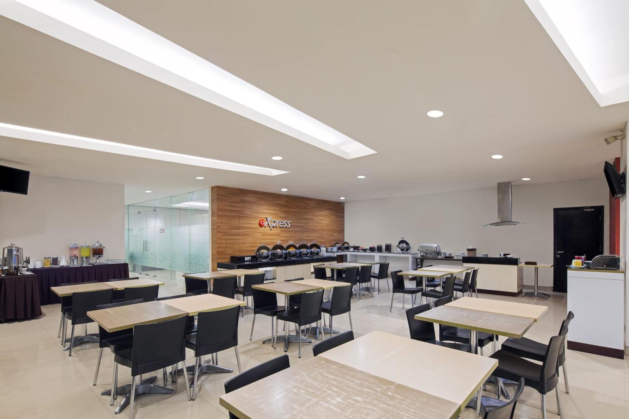 Amaris Hotel Pancoran Джакарта Екстериор снимка