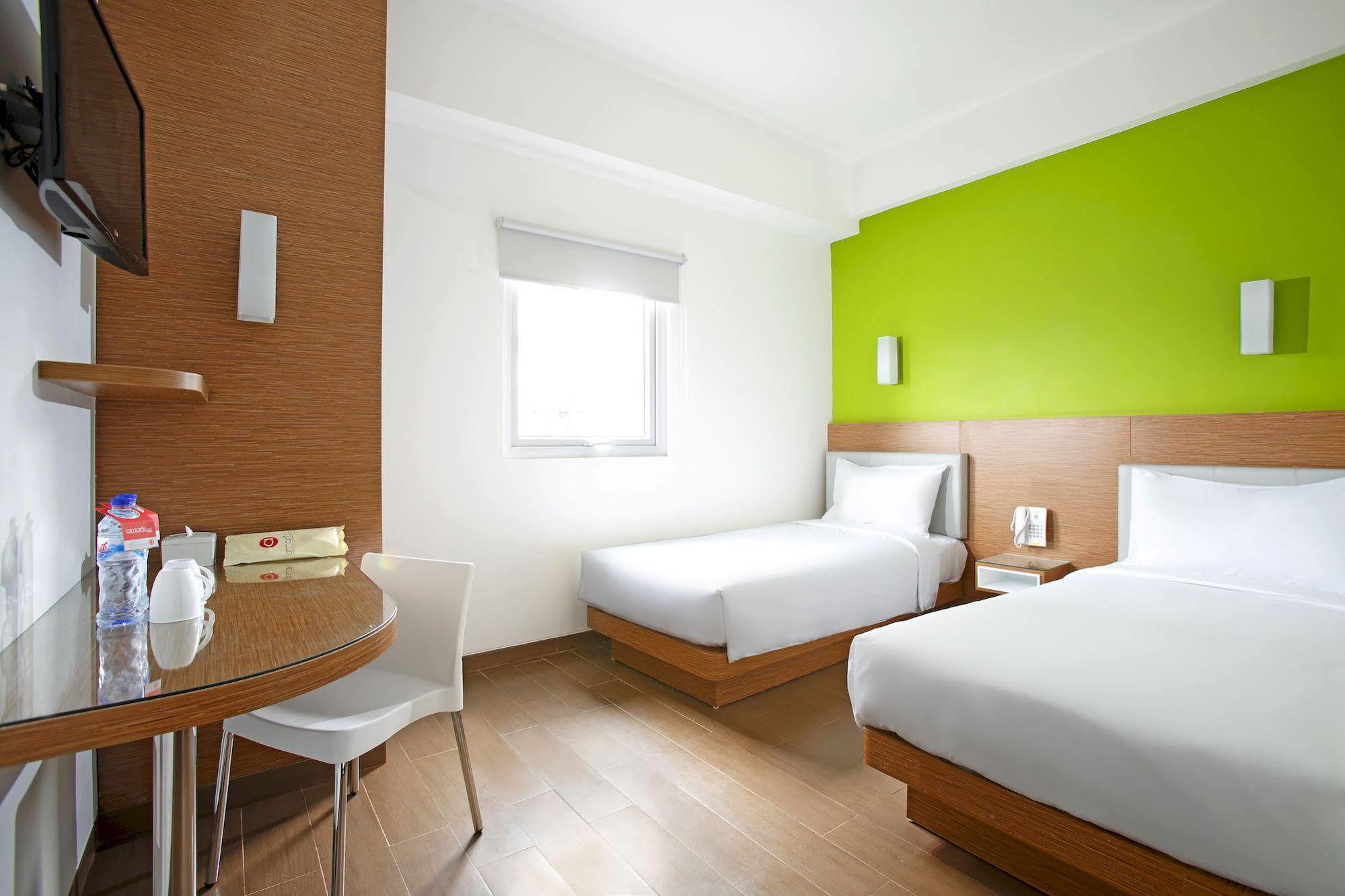 Amaris Hotel Pancoran Джакарта Екстериор снимка