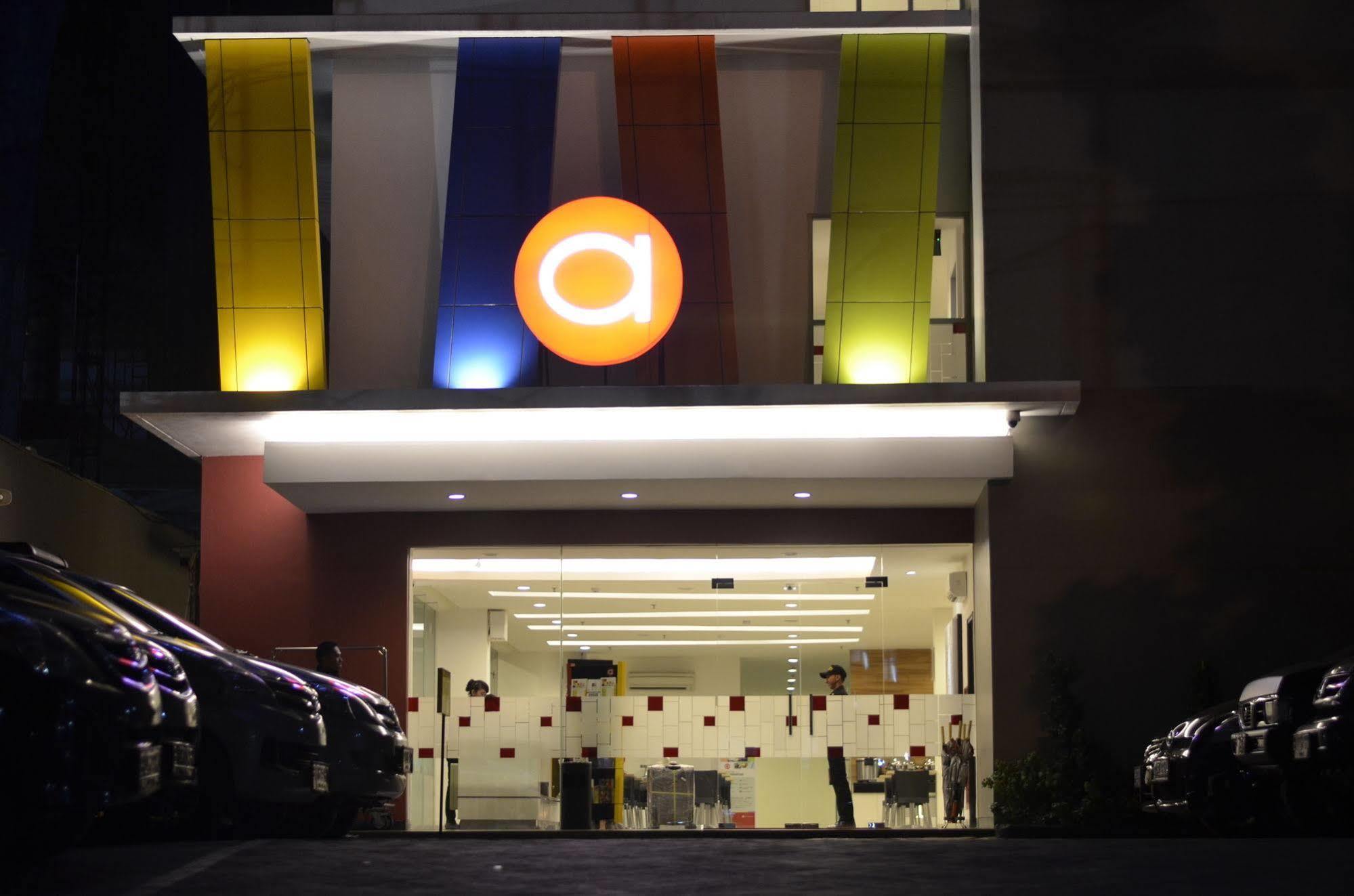 Amaris Hotel Pancoran Джакарта Екстериор снимка