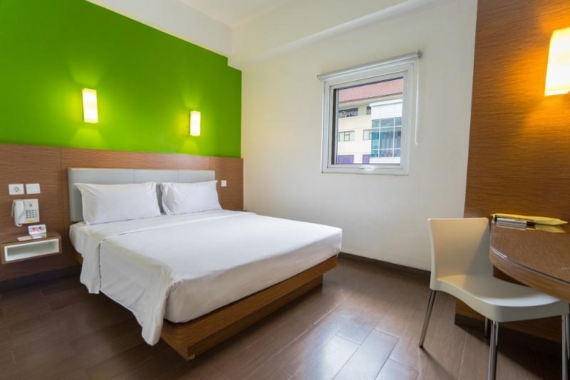 Amaris Hotel Pancoran Джакарта Екстериор снимка